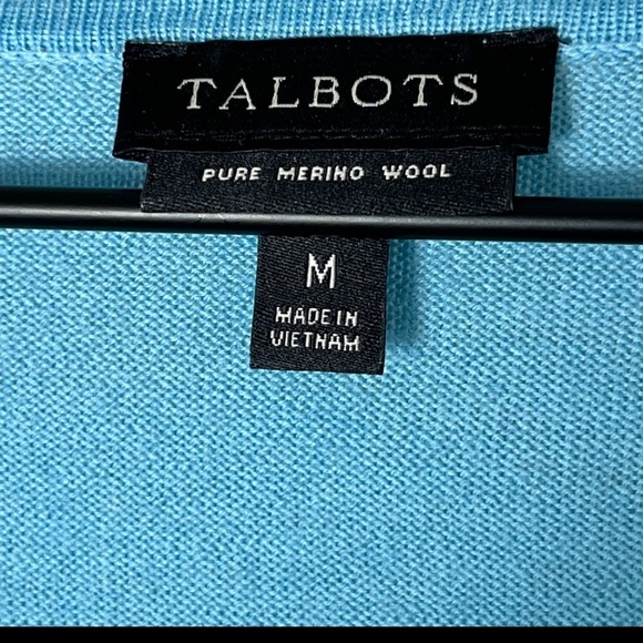 ✨SOLD✨ EUC Talbots Pure Merino Wool Blue Sweater Pleated Shoulder Pearl Cuffs - Picture 8 of 10